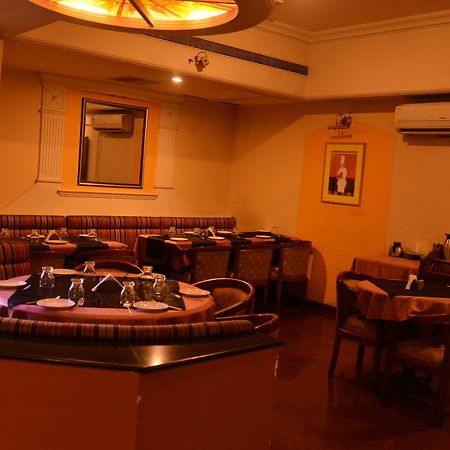 Hotel Sai Palace Nashik Eksteriør billede