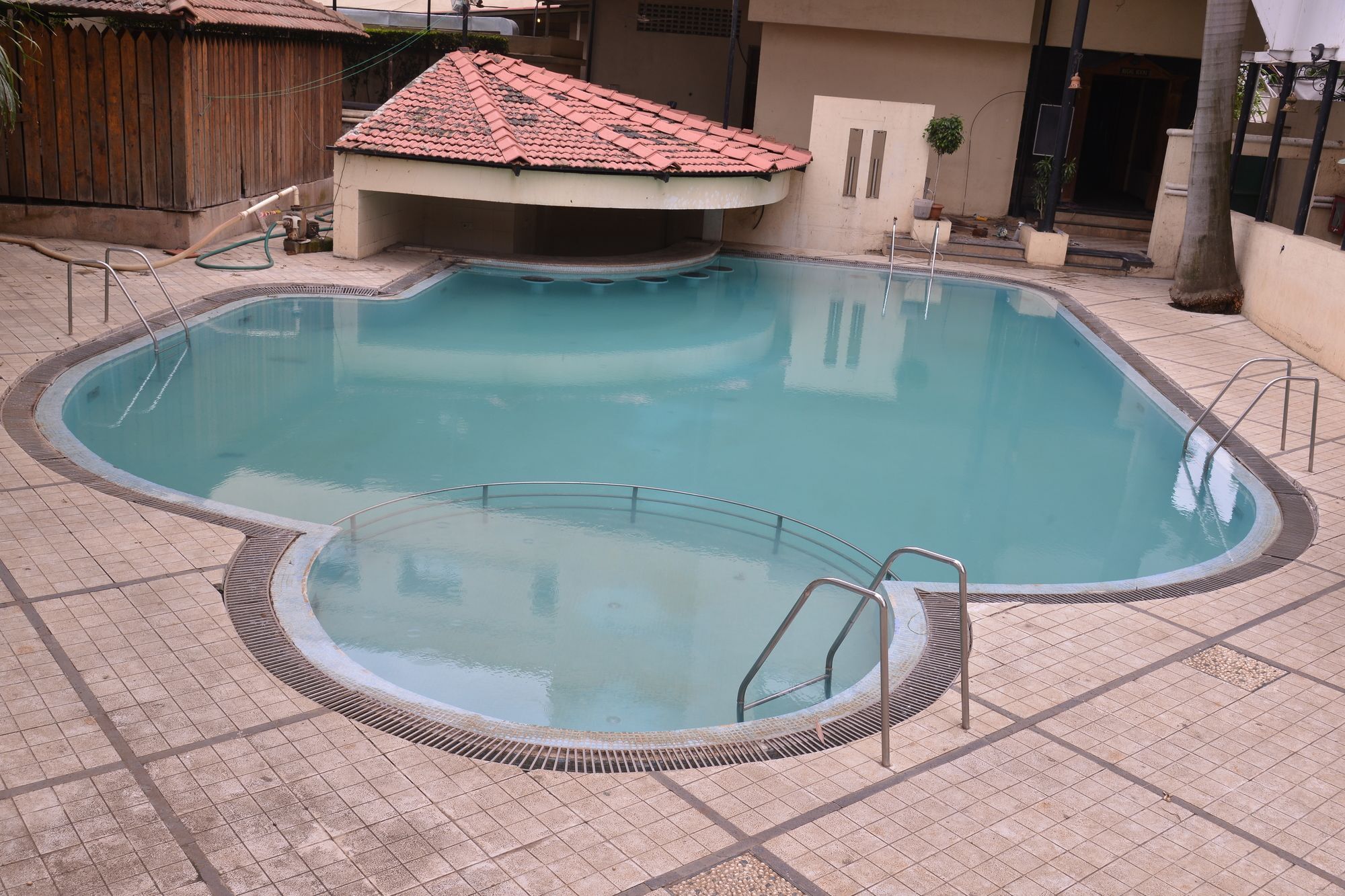 Hotel Sai Palace Nashik Eksteriør billede