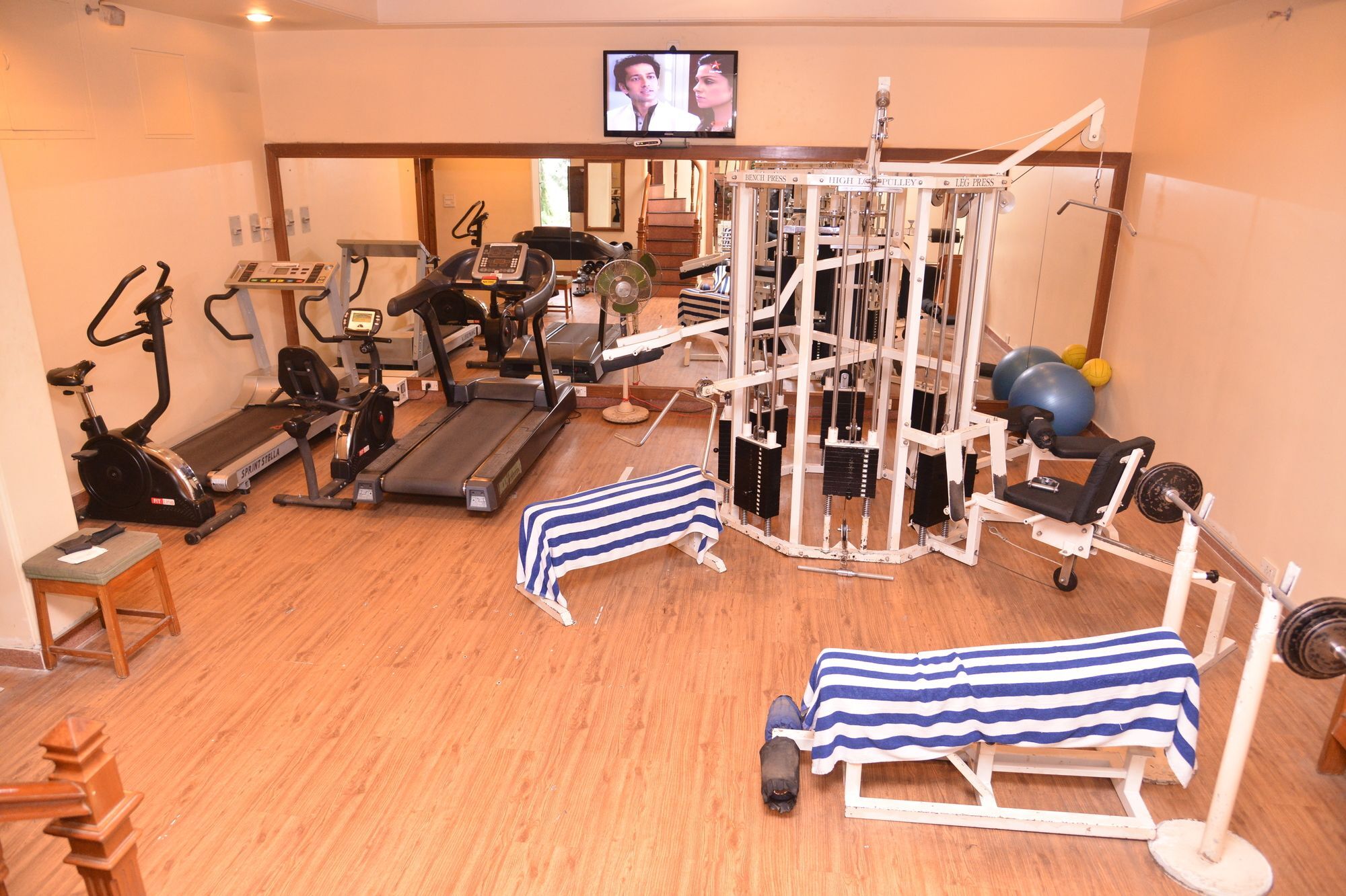 Hotel Sai Palace Nashik Eksteriør billede